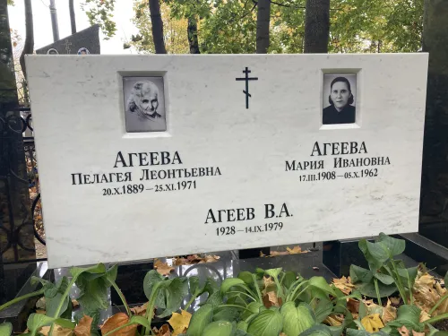 Крестик на памятнике